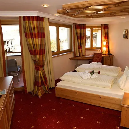 Jufa Alpenhotel ホテル