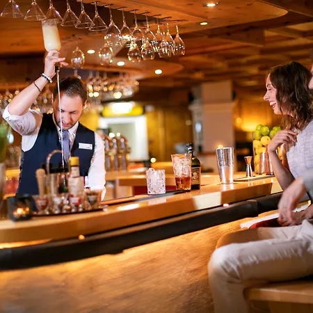 Jufa Alpenhotel ホテル ザールバッハ・ヒンターグレム